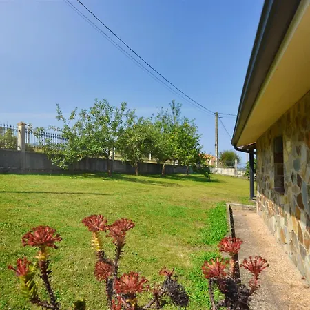 Сasa de vacaciones Privado Con Jardín Cerca De La Playa En *